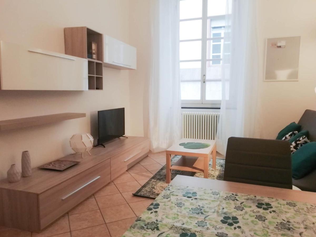 Mistrangelohome 3 - Appartamento In Pieno Centro Σαβόνα Εξωτερικό φωτογραφία