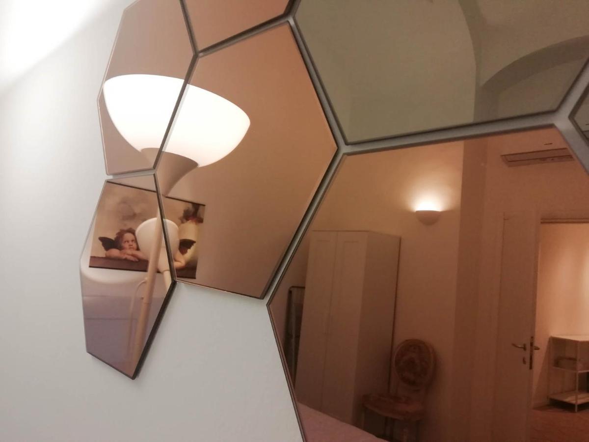 Mistrangelohome 3 - Appartamento In Pieno Centro Σαβόνα Εξωτερικό φωτογραφία